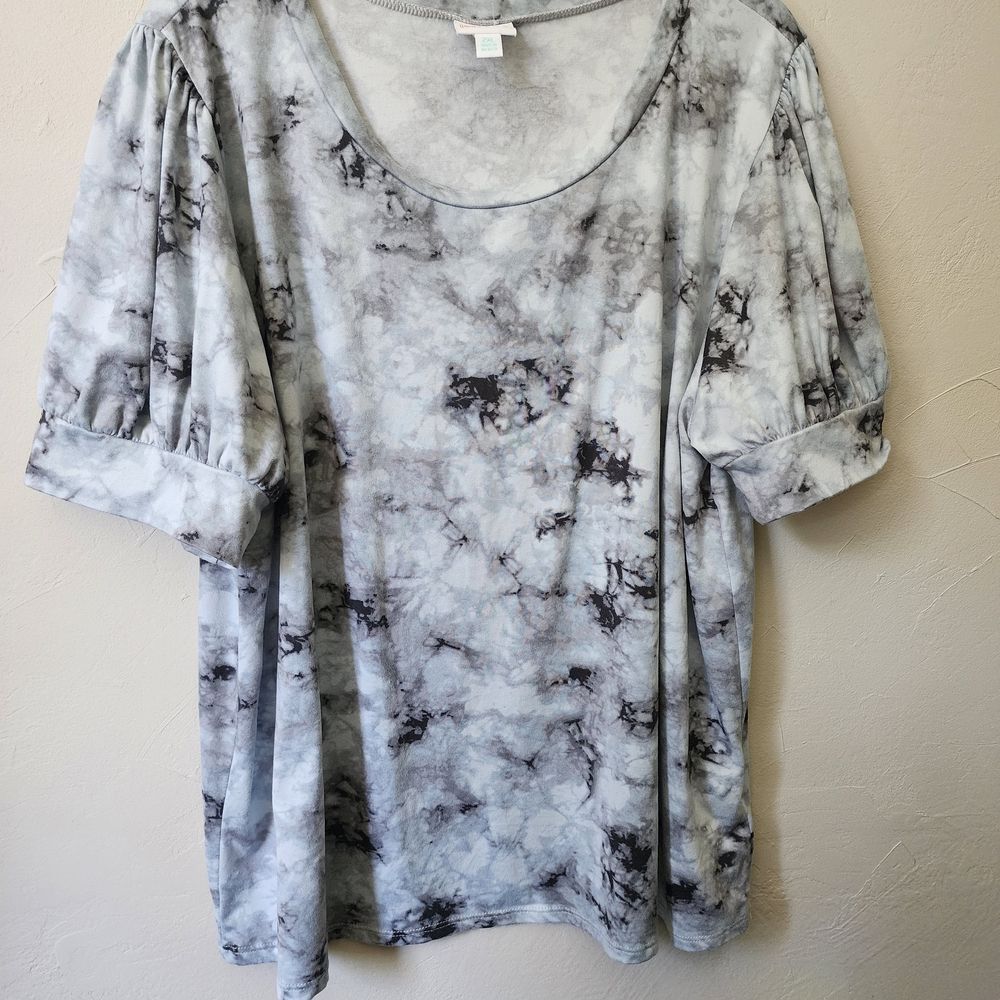 LuLaRoe Graphic Gray and White Relaxed Blouse 2xl